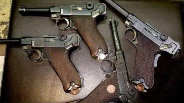 nestao-cuveni-pistolj-vredan-42-miliona!-navodno-bio-hitlerov,-zavrsio-kod-elektricara,-sad-je-predmet-spora! nestao-cuveni-pistolj-vredan-42-miliona!-navodno-bio-hitlerov,-zavrsio-kod-elektricara,-sad-je-predmet-spora!