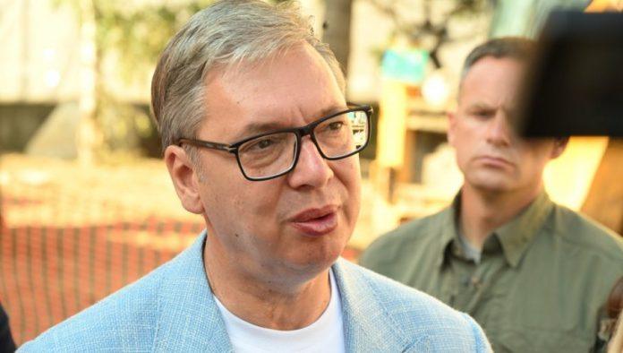 vucic-sa-narodom:-predsednik-u-poseti-porodici-bugaric-u-vranovini-(video)
