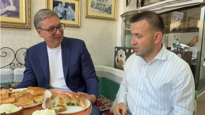 “kazu-da-se-u-novom-pazaru-ne-ostaje-gladan”-vucic-posetio-pekaru-tokom-obilaska-raske-oblasti-(video)