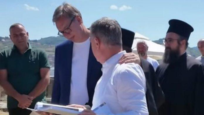 “mesto-koje-cuva-temelje-nase-vere”-vucic-obisao-crkvu-svetih-apostola-petra-i-pavla-(video)