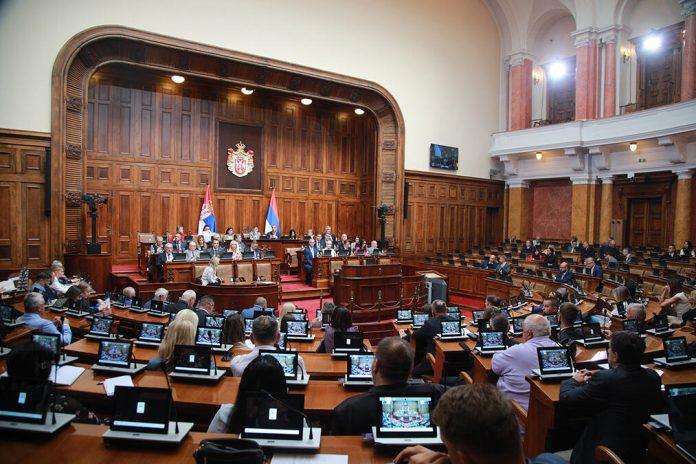 pocela-vanredna-sednica-skupstine:-pred-poslanicima-predlog-rebalansa-budzeta-za-2026.-godinu