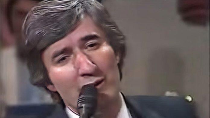 “majka-ga-je-najvise-volela-od-nas-petoro”-brat-tome-zdravkovic-je-pred-smrt-otkrio-detalje-o-legendarnom-pevacu:-“nadzivela-ga-je,-nazalost,-vecno-je-patila”