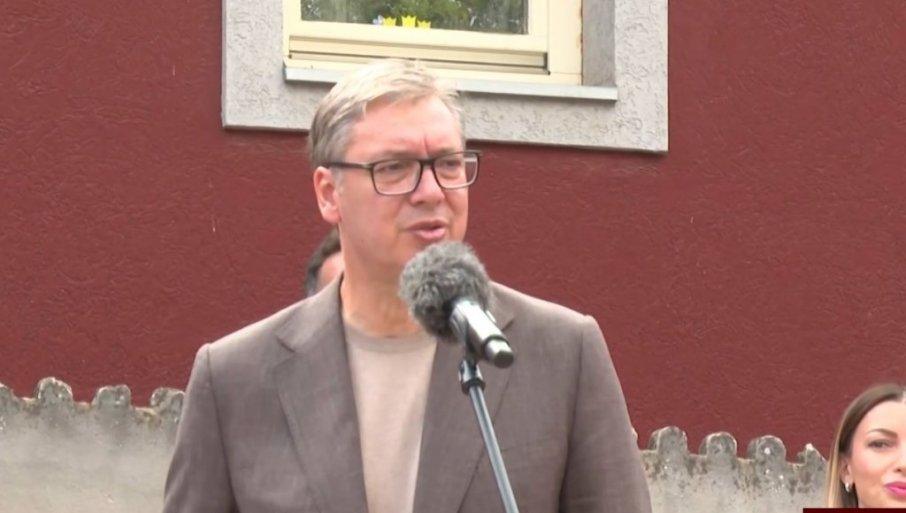 vucic-u-poseti-plocniku:-uskoro-izgradnja-lokalnih-puteva-i-vodovoda-plocnik–pojate-vrednog-750.000-evra vucic-u-poseti-plocniku:-uskoro-izgradnja-lokalnih-puteva-i-vodovoda-plocnik–pojate-vrednog-750.000-evra