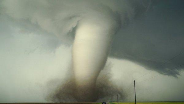 posle-paklenih-dana-stigao-i-tornado:-zbog-nevremena-na-severu-italije-vatrogasci-intervenisali-vise-od-190-puta posle-paklenih-dana-stigao-i-tornado:-zbog-nevremena-na-severu-italije-vatrogasci-intervenisali-vise-od-190-puta