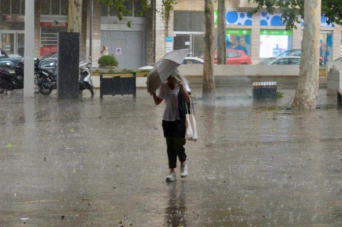 provala-oblaka-u-ovom-delu-srbije,-kisa-stigla-i-u-beograd:-rhmz-izdao-dramaticnu-najavu,-popaljeni-meteo-alarmi