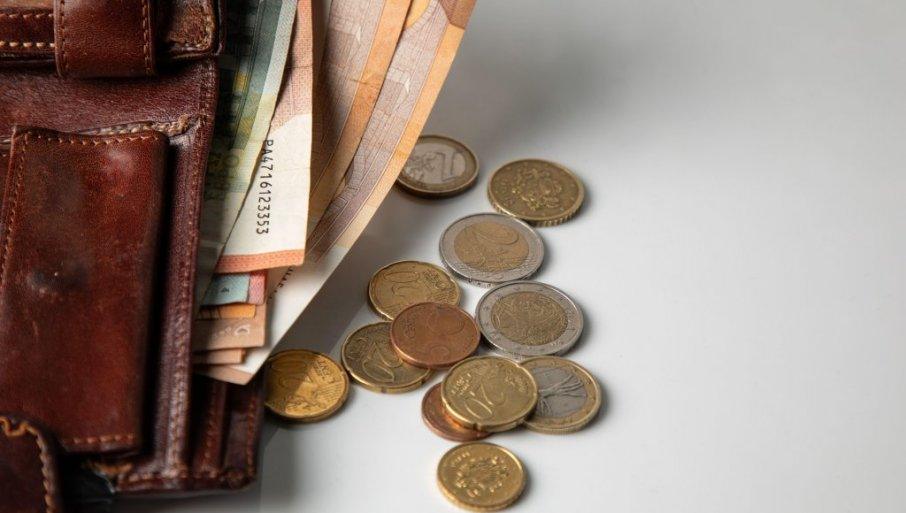 prosecna-plata-premasila-120.000-dinara:-evo-koliko-je-porasla-za-godinu-dana-i-sta-pokazuju-najnovije-brojke prosecna-plata-premasila-120.000-dinara:-evo-koliko-je-porasla-za-godinu-dana-i-sta-pokazuju-najnovije-brojke