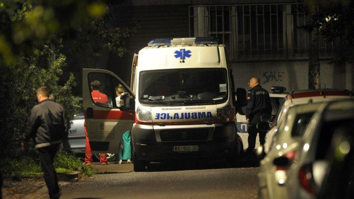 tinejdzer-(18)-izboden-u-leda-na-novom-beogradu!-uzas-kod-bloka-45:-hitna-pomoc-dojurila-na-lice-mesta