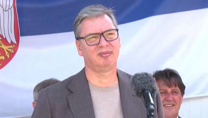 vucic-o-pozaru-i-napadima-na-vatrogasce:-“to-je-toliko-jadno,-oni-su-najbolji-sinovi-ove-zemlje!”
