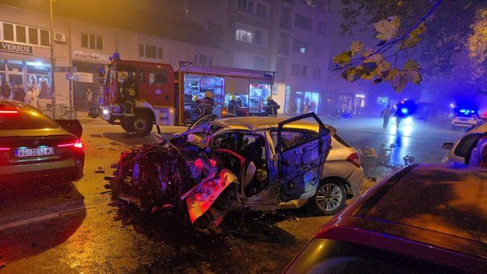 beogradanin-(26)-divljao-100-na-sat,-presao-preko-pune,-pa-se-zakucao-u-taksi!-vatrogasci-sekli-lim-da-izvuku-povredene,-ali-nije-im-bilo-spasa:-taksista-(53)-i-devojka-(25)-stradali,-potvrdena-optuznica-protiv-vozaca