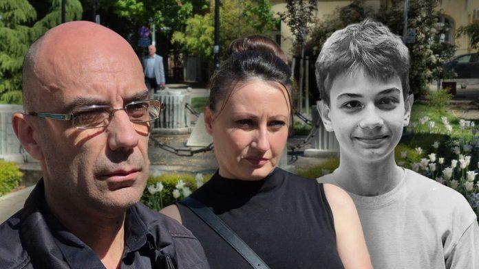 “od-istine-ne-mogu-da-pobegnu!”-otac-ubijenog-andreja-o-nastavku-sudenja-roditeljima-decaka-ubice-iz-niske-banje:-“nista-osim-maksimalnih-kazna-nas-nece-zadovoljiti!”-(foto,-video)