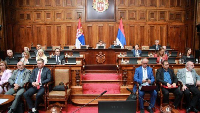 nastavljena-vanredna-sednica-skupstine-srbije:-u-fokusu-rebalans-budzeta-i-pomoc-gradanima
