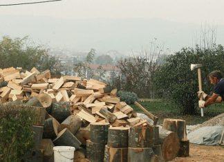 Zbog prodaje drva preko Fejsbuka mora da plati skoro 700 evra: Jednu grešku inspektor nije mogao da mu oprosti zbog-prodaje-drva-preko-fejsbuka-mora-da-plati-skoro-700-evra:-jednu-gresku-inspektor-nije-mogao-da-mu-oprosti