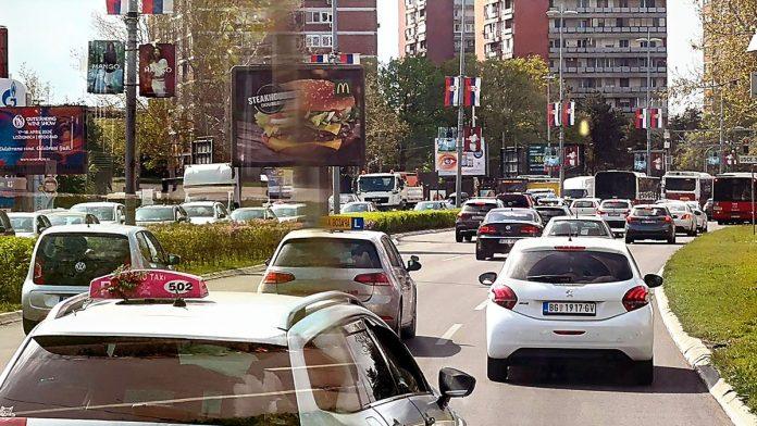 beograd-bi-mogao-da-dobije-hiljade-novih-taksija:-studija-otkriva-koliko-bi-reforma-donela-drzavnoj-kasi