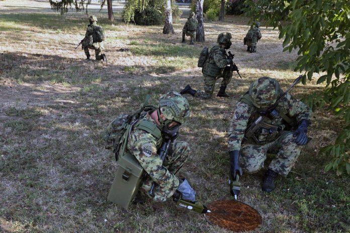 zestok-trening-srpskih-specijalaca-u-krusevcu!-jedinica-abho-sprema-se-za-mirovne-misije-po-svetskim-standardima:-proveravaju-se-radijacija-i-bioloske-pretnje!