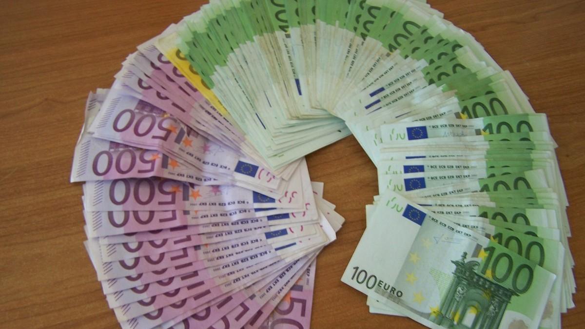 bankar-ukrao-626.000-evra-od-klijenata-milionera,-evo-kako-je-uspeo-da-izvede-prevaru bankar-ukrao-626.000-evra-od-klijenata-milionera,-evo-kako-je-uspeo-da-izvede-prevaru