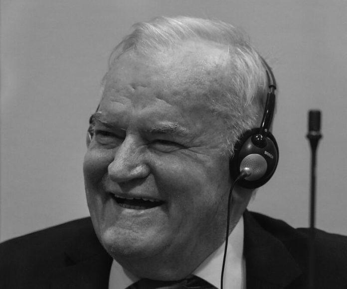 poslednja-zelja-ratka-mladica-bice-ispunjena!-drzava-pokrenula-proceduru:-evo-gde-ce-pocivati-general-–-bice-sahranjen-uz-drzavne-i-vojne-pocasti!
