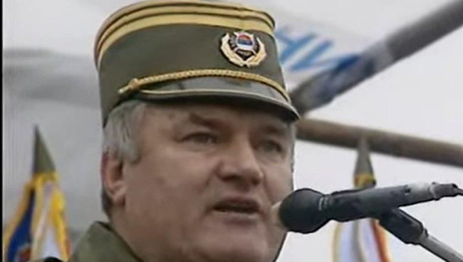 istorijski-govor-ratka-mladica-uz-suze:-kako-je-celicni-general-zagrmeo-u-vlasenici-1995.-godine-(video) istorijski-govor-ratka-mladica-uz-suze:-kako-je-celicni-general-zagrmeo-u-vlasenici-1995.-godine-(video)