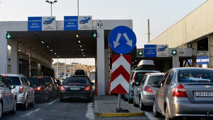 srpkinja-uhapsena-na-granicnom-prelazu-“mercedesom”-divljala-vise-nego-dvostruko-vecom-brzinom-od-dozvoljene-u-makedoniji