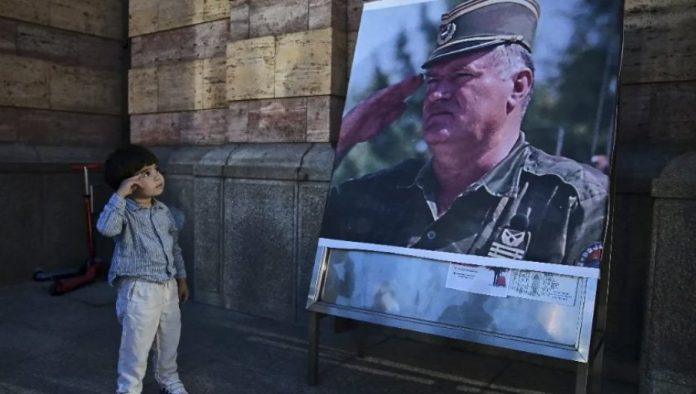 general-mladic-bice-sahranjen-uz-najvise-drzavne-i-vojne-pocasti:-preminuo-u-bolnici-u-hagu,-pokrenuta-zvanicna-istraga