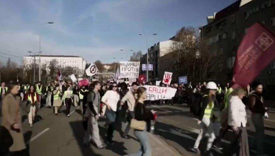 ne-znaju-vise-kuda-udaraju:-blokaderi-sa-pravnog-optuzuju-novi-dss-da-ih-oni-snimaju-i-dostavljaju-medijima-(foto) ne-znaju-vise-kuda-udaraju:-blokaderi-sa-pravnog-optuzuju-novi-dss-da-ih-oni-snimaju-i-dostavljaju-medijima-(foto)