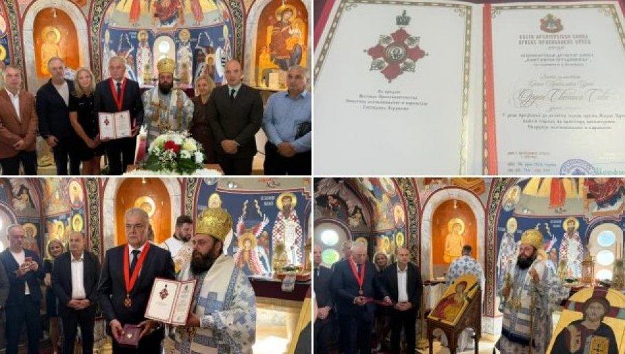 poruke-mira-i-ljubavi-iz-manastira-u-dalju:-vladika-heruvim-i-kekic-o-znacaju-sluzenja-i-opstanka-srba-(video) poruke-mira-i-ljubavi-iz-manastira-u-dalju:-vladika-heruvim-i-kekic-o-znacaju-sluzenja-i-opstanka-srba-(video)