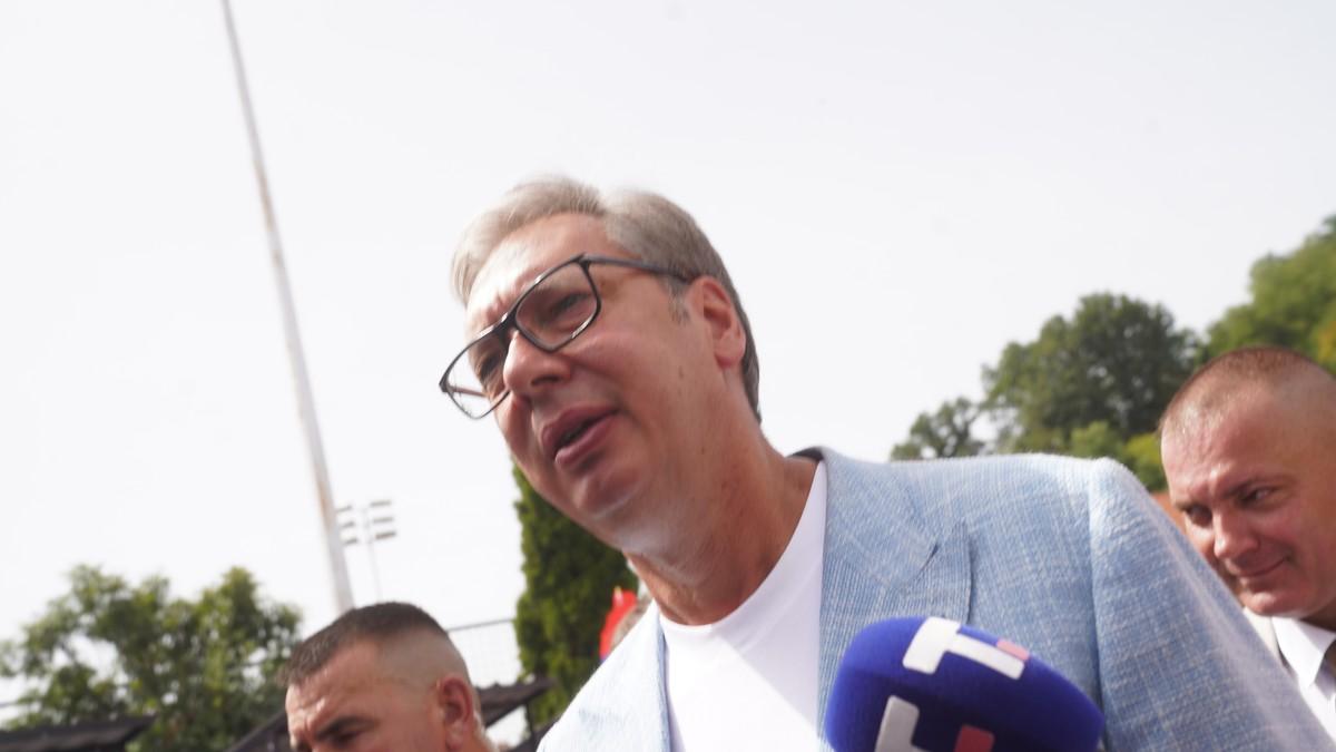 vucic-najavio-brzu-saobracajnicu-loznica-mali-zvornik:-izgradnja-bi-mogla-da-pocne-za-godinu-i-po-dana,-predsednik-u-poseti-macvanskom-okrugu vucic-najavio-brzu-saobracajnicu-loznica-mali-zvornik:-izgradnja-bi-mogla-da-pocne-za-godinu-i-po-dana,-predsednik-u-poseti-macvanskom-okrugu