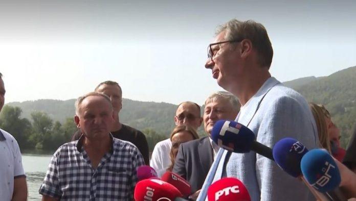 predsednik-sa-narodom-u-osecini-i-macvanskom-okrugu:-predsednik-obilazi-radove-na-rekonstrukciji-os-braca-ribar-(video)
