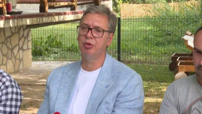 vucic-odgovorio-zagrebu:-“nismo-mi-nabavljali-pancir-haubice-i-kajove”