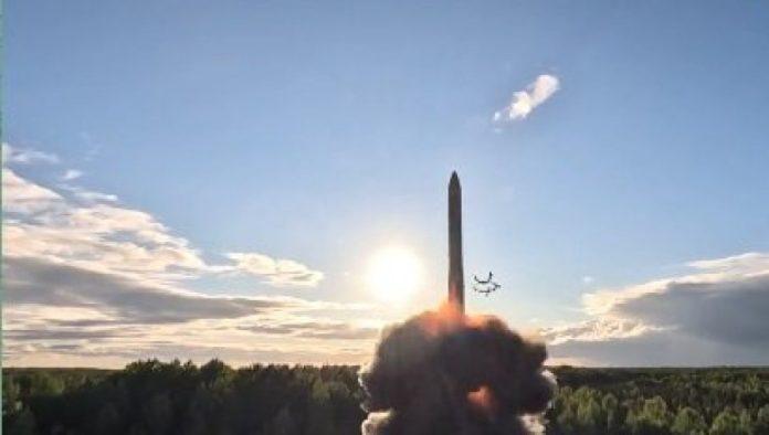 (video)-zemlja-se-tresla!-rusija-uspesno-lansirala-stratesku-raketu-–-scenario-od-kog-drhti-ceo-svet!