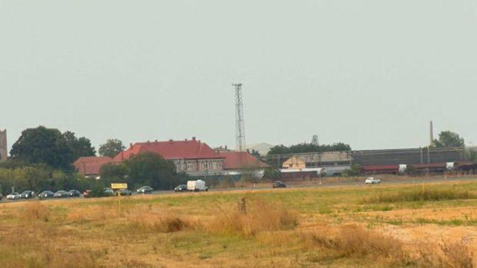 (foto)-strasna-nesreca-kod-rume,-strahuje-se-da-ima-mrtvih!-od-automobila-nije-ostalo-nista,-totalno-ugljenisan,-na-licu-mesta-sve-hitne-sluzbe