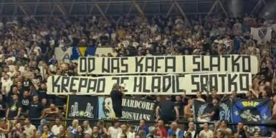 “od-nas-kafa-i-slatko”:-bolesni-transparent-bosanskih-navijaca-posvecen-ratku-mladicu “od-nas-kafa-i-slatko”:-bolesni-transparent-bosanskih-navijaca-posvecen-ratku-mladicu