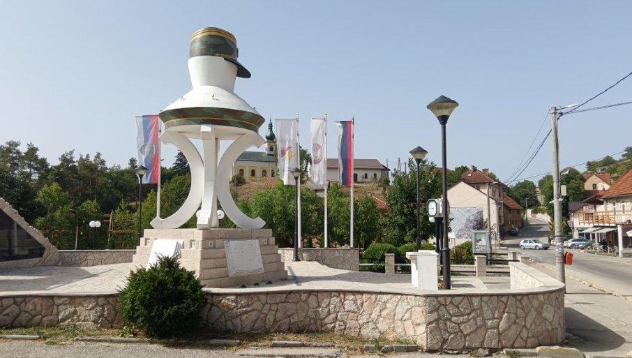 da-nije-denerala,-svega-bi-bilo,-svega,-sem-srba…-“novosti”-u-rodnom-selu-ratka-mladica,-bozanovicima-kod-kalinovika da-nije-denerala,-svega-bi-bilo,-svega,-sem-srba…-“novosti”-u-rodnom-selu-ratka-mladica,-bozanovicima-kod-kalinovika