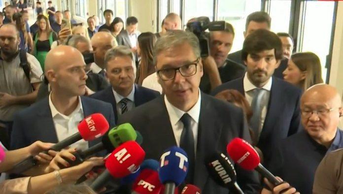 humanoidni-roboti-umesto-ljudi-na-rizicnim-radnim-mestima:-vucic-otkrio-plan-za-zastitu-zivota-nasih-radnika