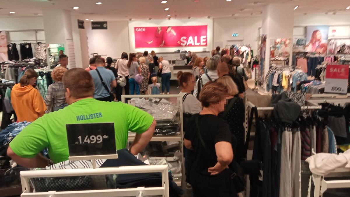 oprezno-sa-kupovinom-u-avgustu:-akcija,-rasprodaja-i-sezonsko-snizenje-ista-stvar,-evo-sta-kaze-zakon oprezno-sa-kupovinom-u-avgustu:-akcija,-rasprodaja-i-sezonsko-snizenje-ista-stvar,-evo-sta-kaze-zakon