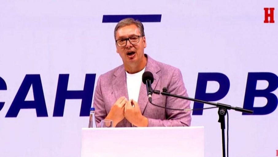 to-je-muzika-za-moje-usi-vucic:-njih-200-zvizdi-pored-vas-15.000,-nikada-nismo-imali-vece-plate-i-penzije to-je-muzika-za-moje-usi-vucic:-njih-200-zvizdi-pored-vas-15.000,-nikada-nismo-imali-vece-plate-i-penzije