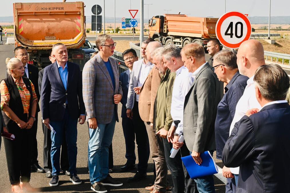 “od-novembra-2024.-otvorili-smo-187-kilometara-auto-puteva!”-vucic:-za-manje-od-dve-godine-izgradeno-cak-213-kilometara! “od-novembra-2024.-otvorili-smo-187-kilometara-auto-puteva!”-vucic:-za-manje-od-dve-godine-izgradeno-cak-213-kilometara!