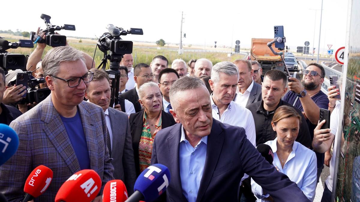 sat-i-10-minuta-do-golupca-od-beograda!-vucic:-za-manje-od-dve-godine-otvorili-smo-213-kilometara-auto-puteva-i-brzih-saobracajnica-(foto) sat-i-10-minuta-do-golupca-od-beograda!-vucic:-za-manje-od-dve-godine-otvorili-smo-213-kilometara-auto-puteva-i-brzih-saobracajnica-(foto)