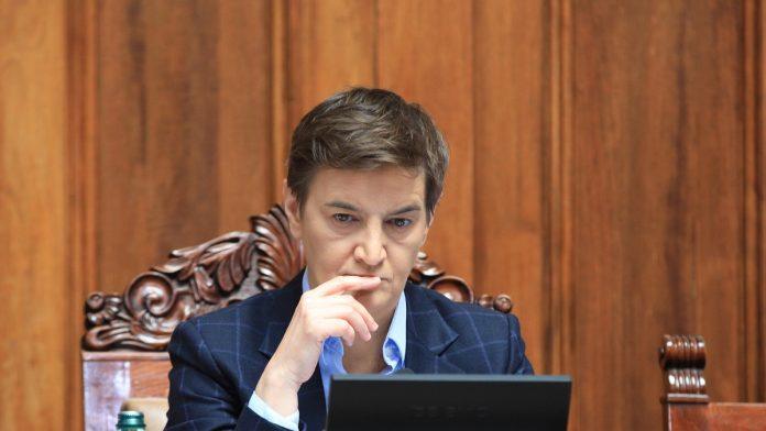 “hrvatska-obecava-da-ce-se-ponoviti-genocid-nad-srbima”-brnabic-o-ustaskom-divljanju-na-tompsonovom-koncertu-u-vukovaru:-“za-dom-spremni”-izgovoreno-vise-puta-nego-“dobro-vece”