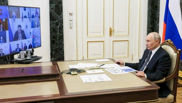 kremlj-otkrio-uslov:-putin-nece-sesti-za-sto-sa-trampom-i-zelenskim-bez-ovoga kremlj-otkrio-uslov:-putin-nece-sesti-za-sto-sa-trampom-i-zelenskim-bez-ovoga