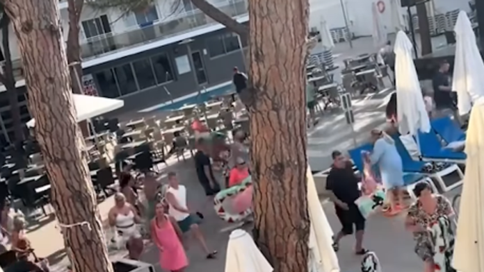 turisti-napravili-haos-zbog-lezaljki!-ponasanjem-u-popularnom-hotelu-zgrozili-sve:-“bilo-je-ludo,-ovako-nesto-jos-nisam-videla”-(video)