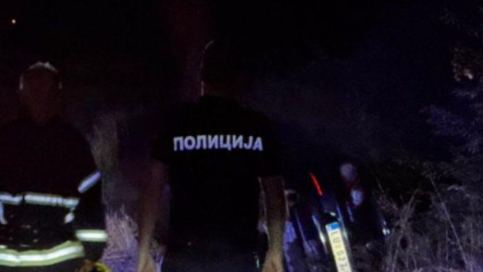 (foto)-drama-na-putu-arilje-pozega-automobil-sleteo-u-kanal,-pa-se-zapalio:-policija-i-vatrogasci-dojurili-na-lice-mesta,-saobracaj-blokiran