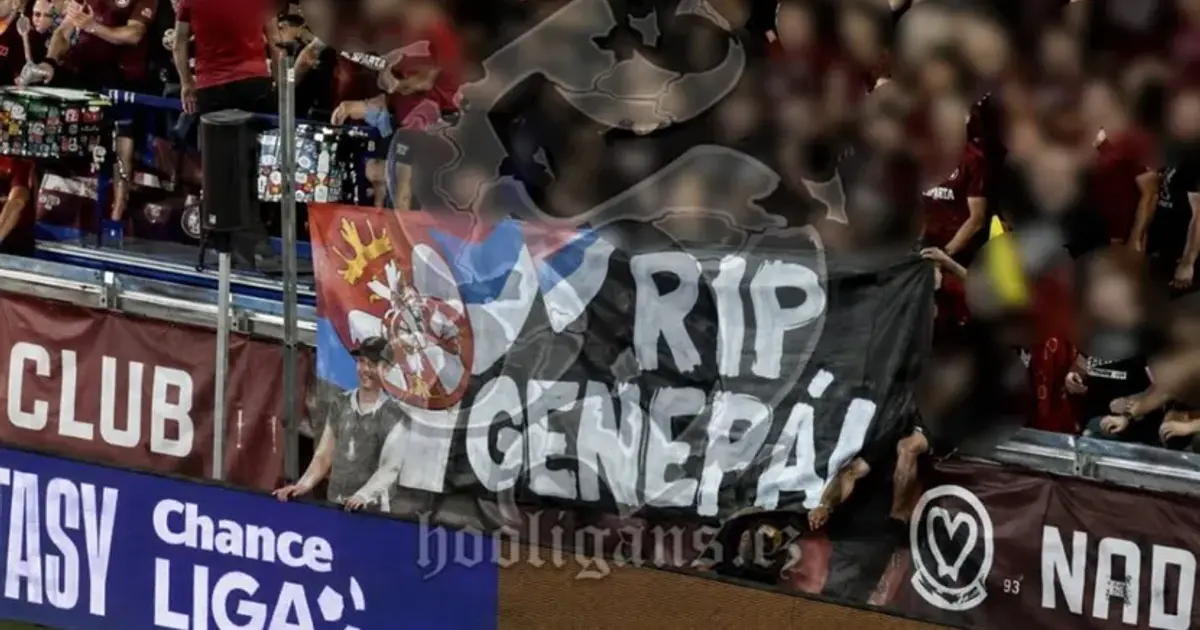 navijaci-sparte-iz-praga-odali-pocast-ratku-mladicu navijaci-sparte-iz-praga-odali-pocast-ratku-mladicu