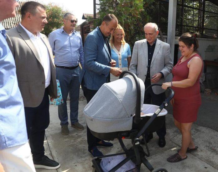 krkobabic-u-poseti-porodici-handa:-backo-petrovo-selo-–-selo-za-ginisa
