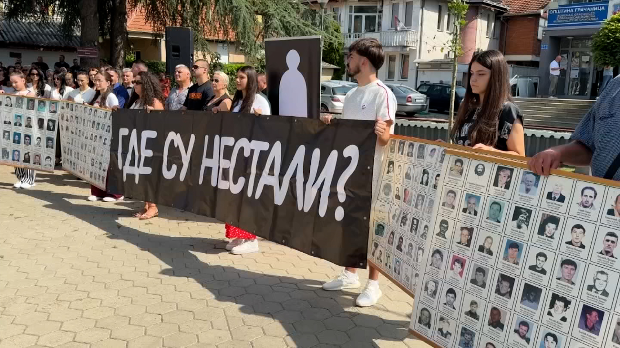 Породице-несталих-на-скупу-у-Грачаници:-Свако-има-право-да-зна-шта-се-догодило-са-најмилијима Породице-несталих-на-скупу-у-Грачаници:-Свако-има-право-да-зна-шта-се-догодило-са-најмилијима