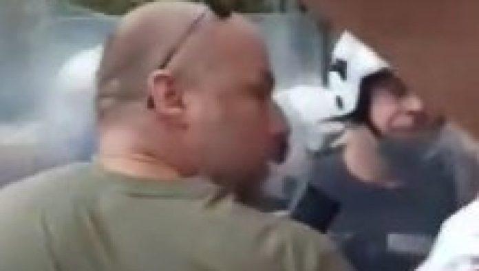 blokaderi-doneli-dete-od-tri-godine-ispred-policijskog-kordona:-roditelji,-kad-ste-izgubili-zdrav-razum?-(video)
