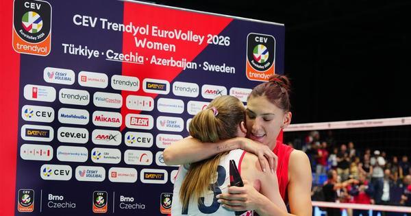 legendarna-hrvatica-za-sportal-objasnila-zasto-je-skocila-u-zagrljaj-tijani-boskovic:-cenim-je,-znacilo-mi-je-to!-/video/ legendarna-hrvatica-za-sportal-objasnila-zasto-je-skocila-u-zagrljaj-tijani-boskovic:-cenim-je,-znacilo-mi-je-to!-/video/