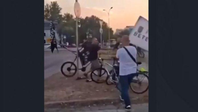 blokaderi-potpuno-poludeli!-jedan-napao-nasred-ulice,-a-onda-je-neko-uzviknuo-–-“pa,-to-su-vasi!”-(video)