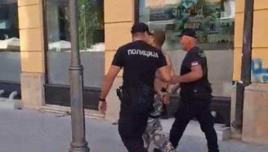 uhapsene-dve-osobe-u-obrenovcu:-kod-osumnjicenih-je-pronaden-heroin uhapsene-dve-osobe-u-obrenovcu:-kod-osumnjicenih-je-pronaden-heroin