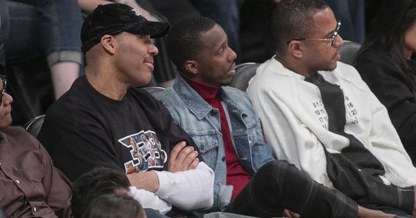 razni-se-klovnovi-oglasavaju-u-nba-ligi:-“u-mom-sistemu-jokic-ne-bi-ni-krocio-na-teren” razni-se-klovnovi-oglasavaju-u-nba-ligi:-“u-mom-sistemu-jokic-ne-bi-ni-krocio-na-teren”