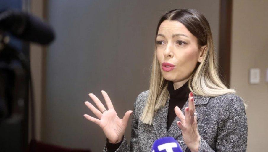 marinikini-performansi-vise-nisu-nikome-zanimljivi-mesarovic:-koji-kredibilitet-ima-ona-da-nekog-optuzuje-za-bilo-sta marinikini-performansi-vise-nisu-nikome-zanimljivi-mesarovic:-koji-kredibilitet-ima-ona-da-nekog-optuzuje-za-bilo-sta